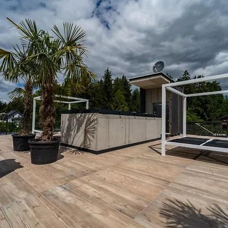 Merlrose Apartment
